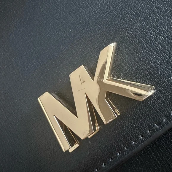 MICHAEL KORS Large Mott Leather Shoulder Bag - Picture 15 of 16